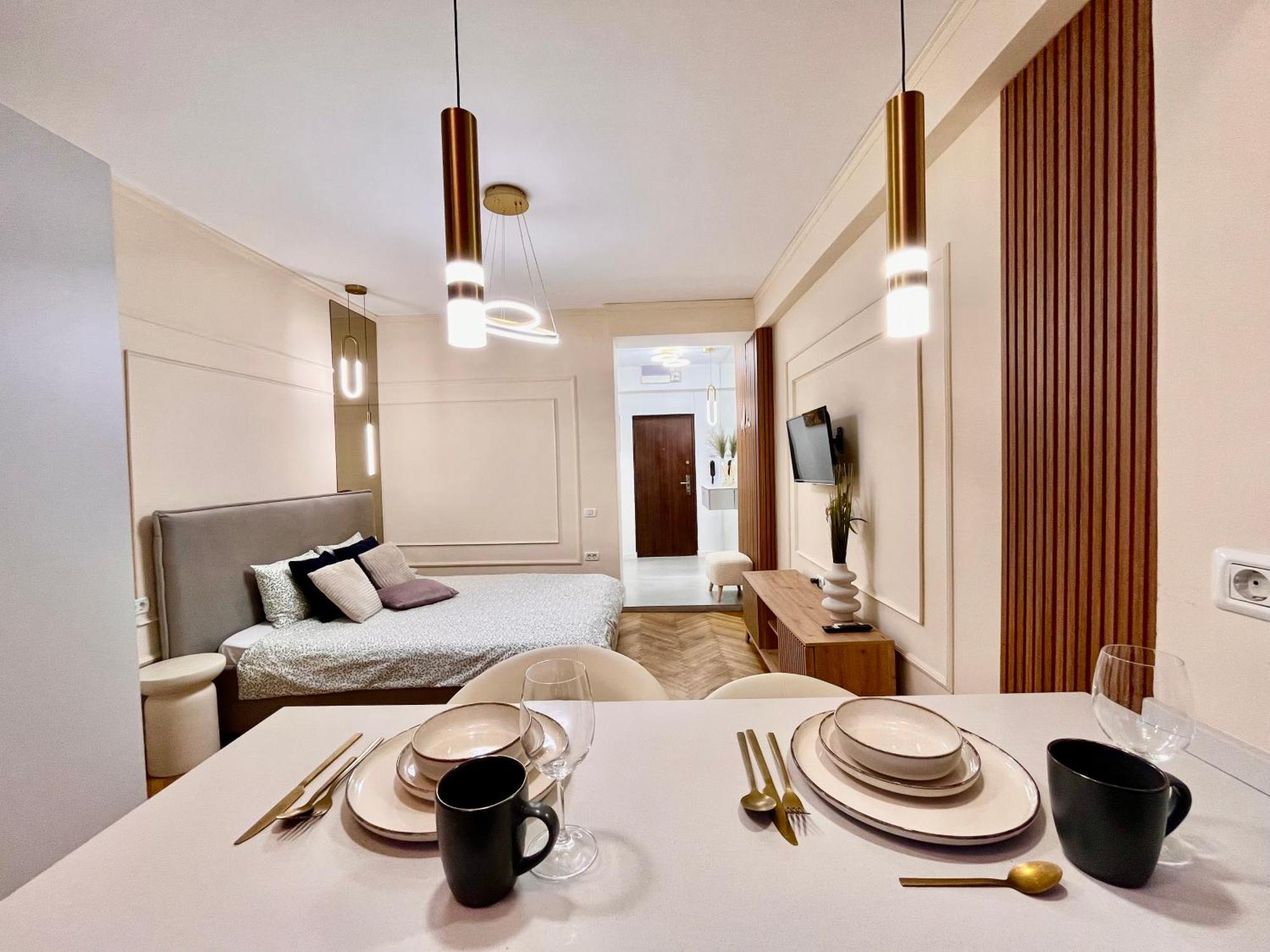 Nomad Instastudio - Steps From Old Town บูคาเรสต์ ภายนอก รูปภาพ